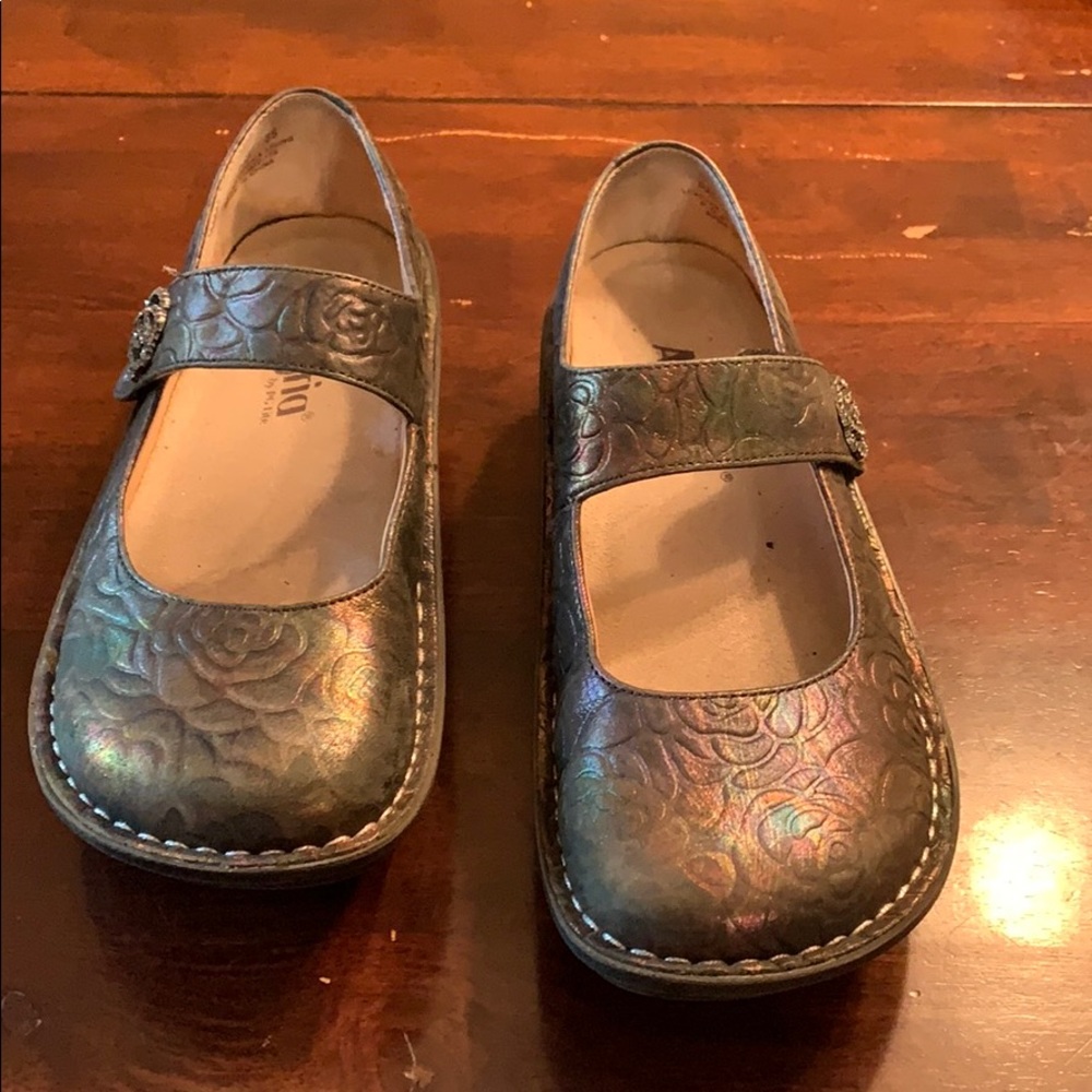 VGUC Alegria multi-color shoes. Size 35